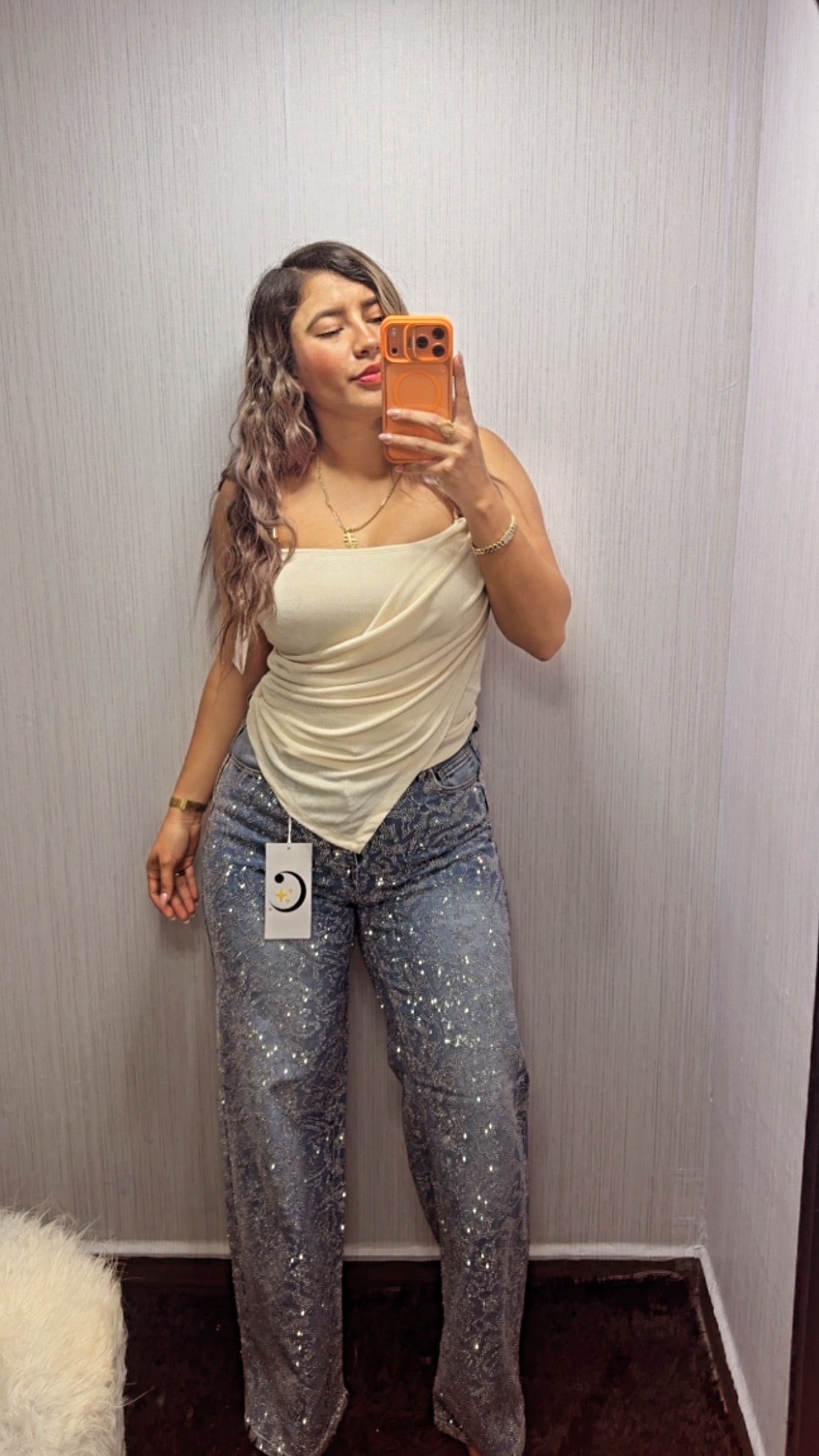 PANTALÓN REGULAR DE BRILLOS PATRÓN DE FLORES