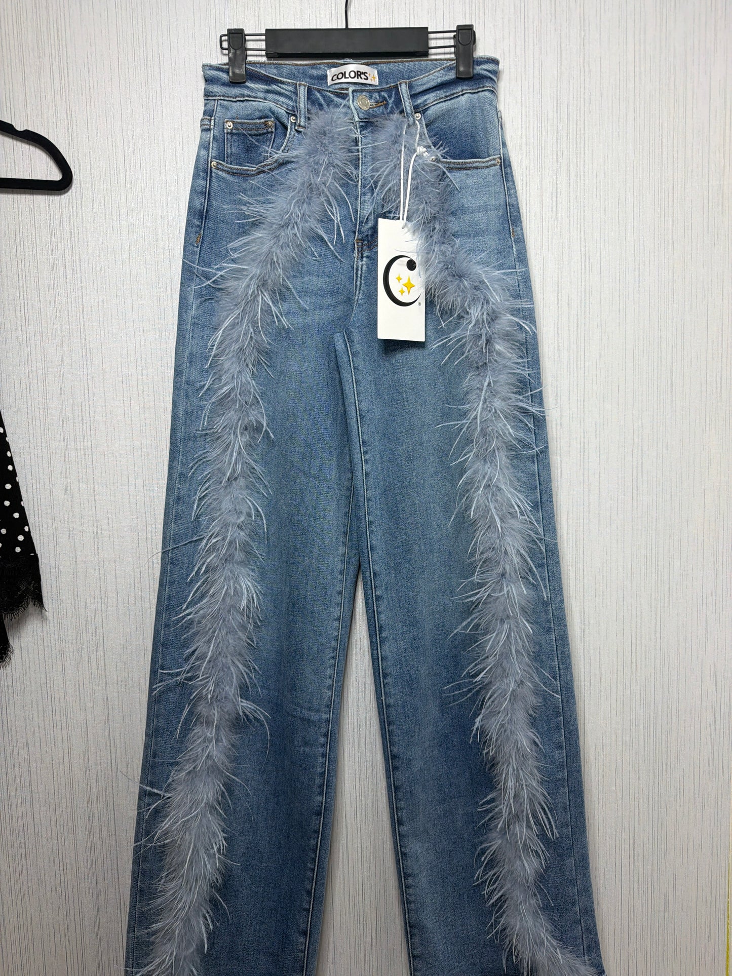 STRAIGHT TROUSERS WITH FEATHERS