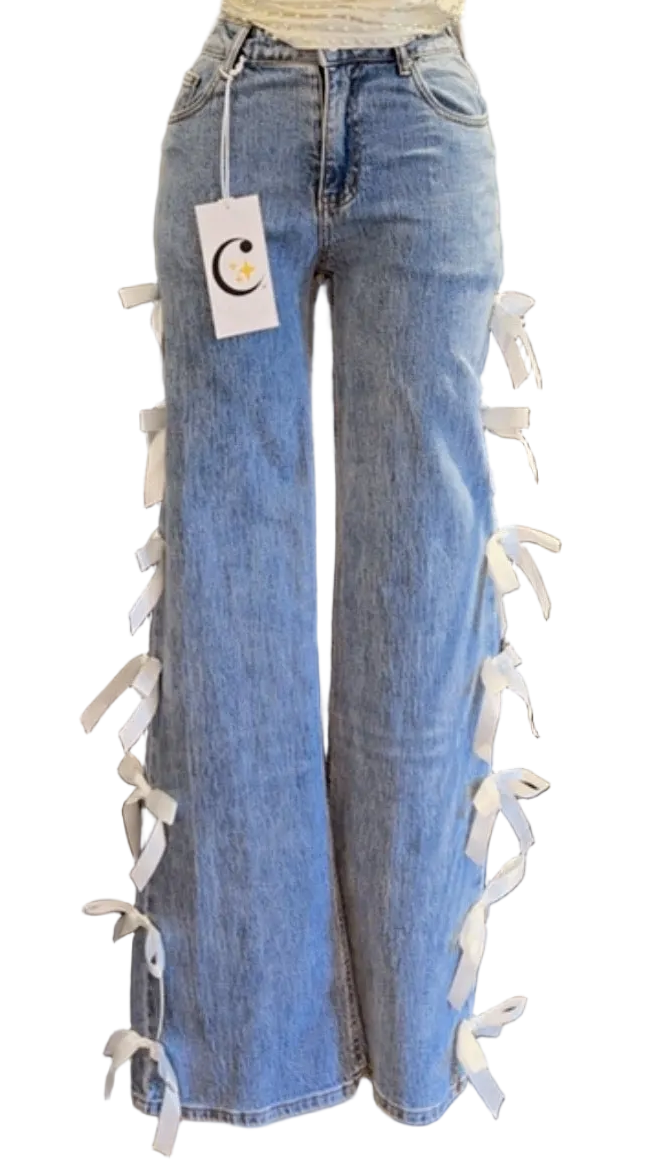 PANTALONES DE CORTE RECTO CON LAZOS BLANCOS