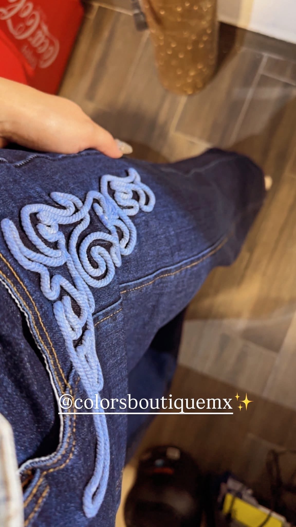 PANTALÓN CURVY DETALLES BORDADOS