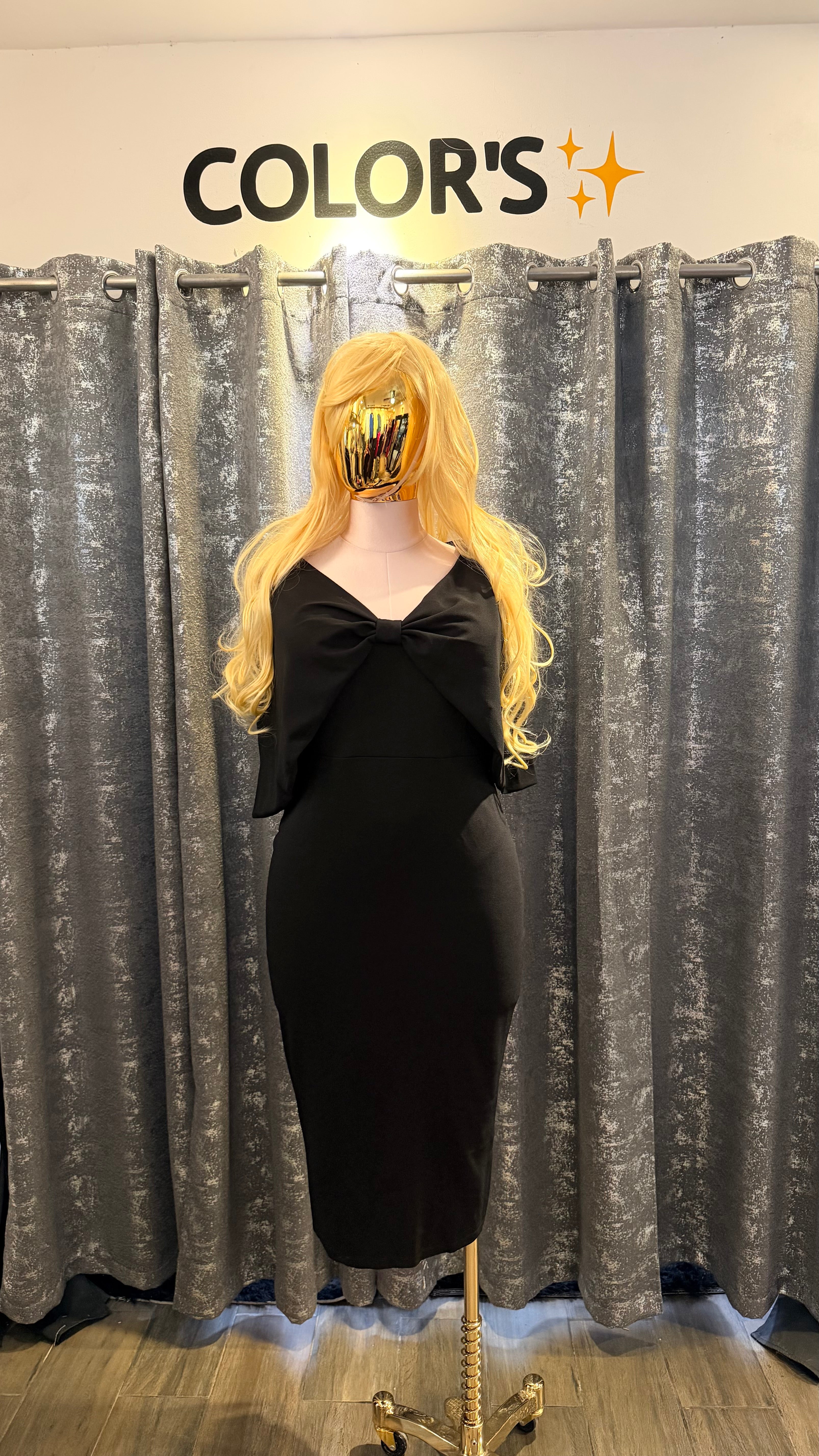 VESTIDO CURVY MOÑO CON CAPA