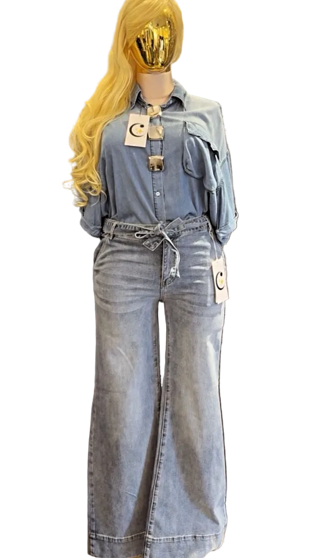 STRAIGHT-LEG TROUSERS IN PLUS SIZES